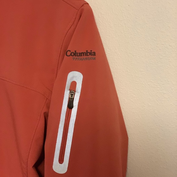 COLUMBIA JACKET - Picture 2 of 6
